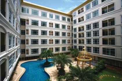 Hope Land Hotel  Sukhumvit 46/1 - image 1