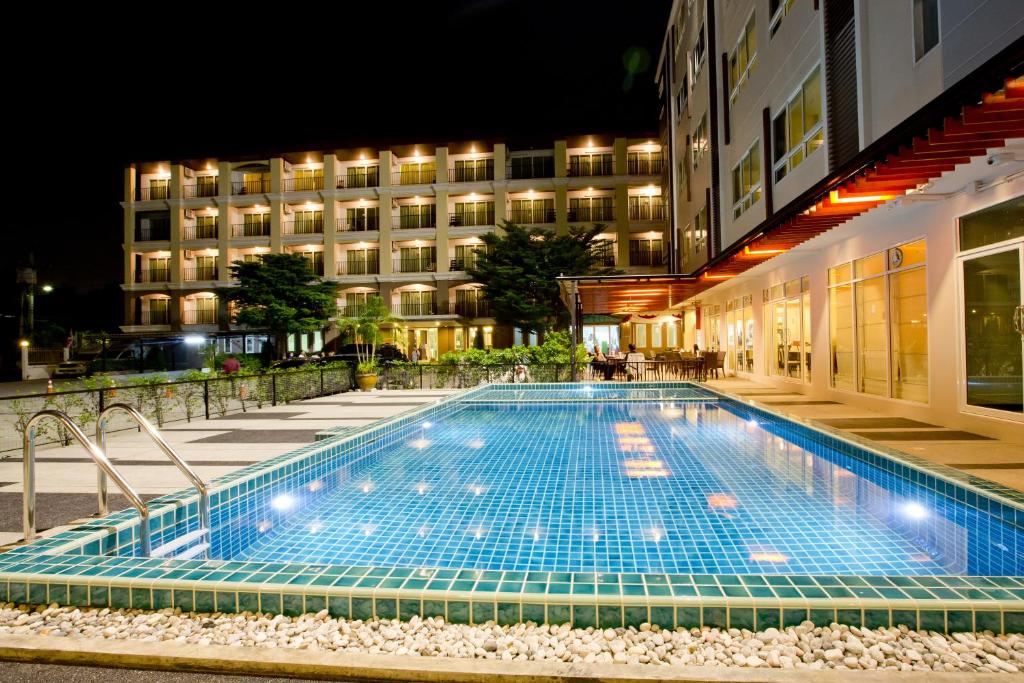 Sinsuvarn Airport Suite Hotel - main image