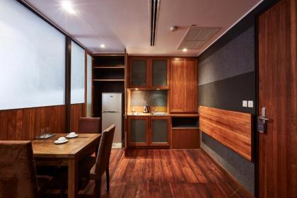 Luxx Xl Langsuan Hotel - image 10