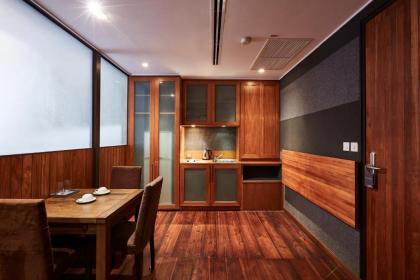 Luxx Xl Langsuan Hotel - image 9