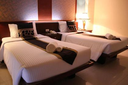 Convenient Grand Hotel - image 1