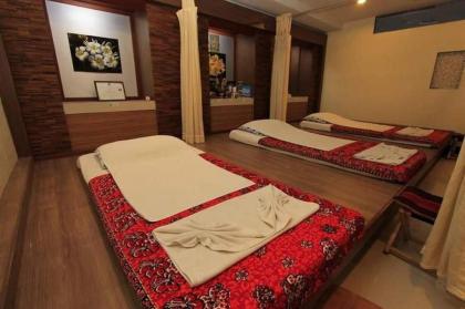 Convenient Grand Hotel - image 12