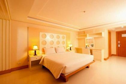 Convenient Grand Hotel - image 16