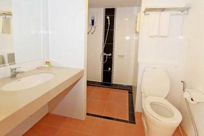 Convenient Grand Hotel - image 17
