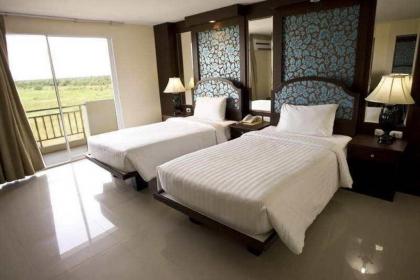 Convenient Grand Hotel - image 18