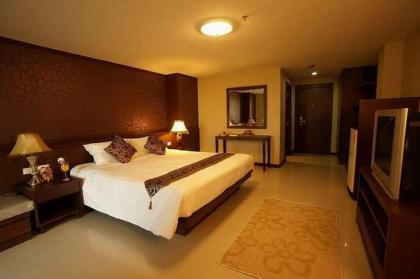 Convenient Grand Hotel - image 20