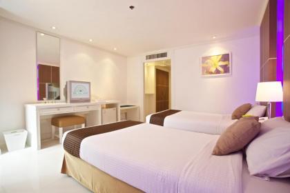King Park Avenue Hotel - image 17