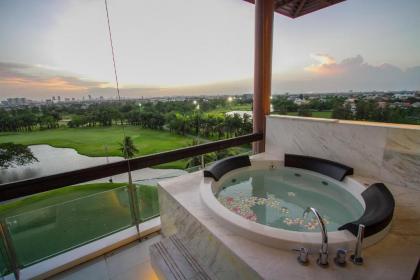 Summit Windmill Golf Residence - image 2