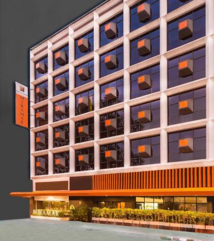 Miramar Bangkok Hotel - image 1