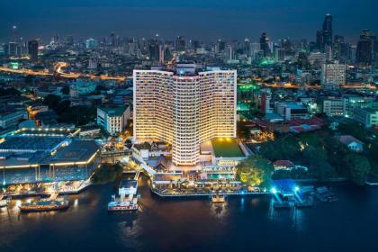 Royal Orchid Sheraton Hotel & Towers - image 1