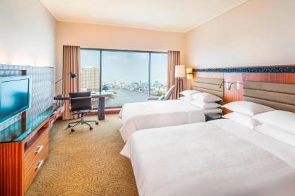 Royal Orchid Sheraton Hotel & Towers - image 12