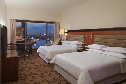 Royal Orchid Sheraton Hotel & Towers - image 13