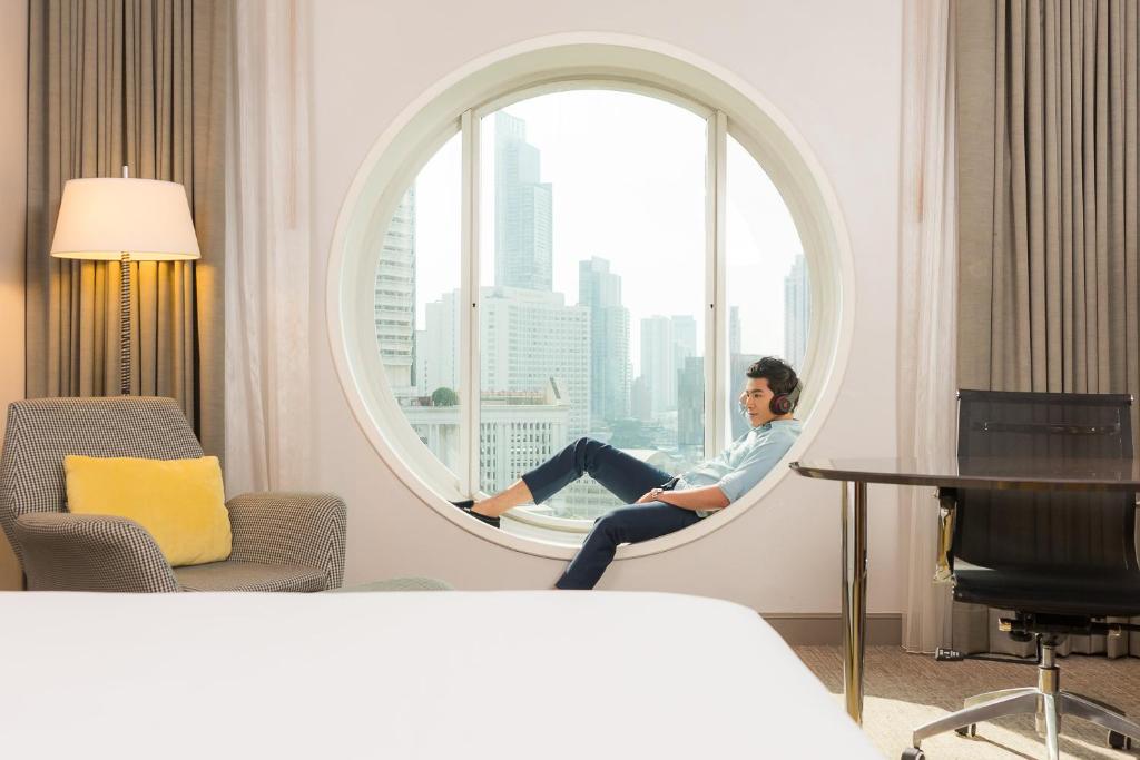 Holiday Inn Bangkok Silom - main image