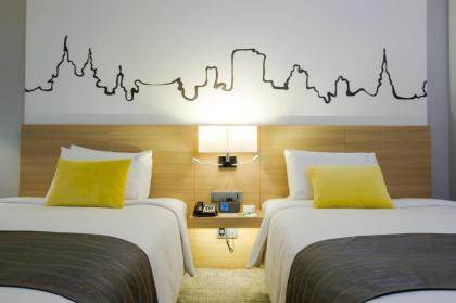 Holiday Inn Bangkok Silom - image 6