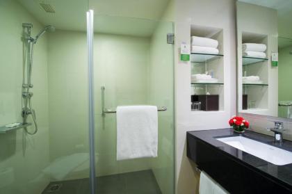 Holiday Inn Bangkok Silom - image 8