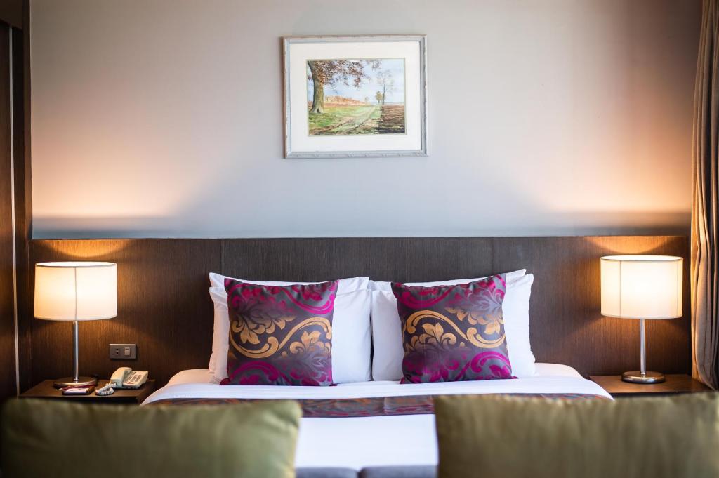 Royal Suite Hotel Bangkok - image 2