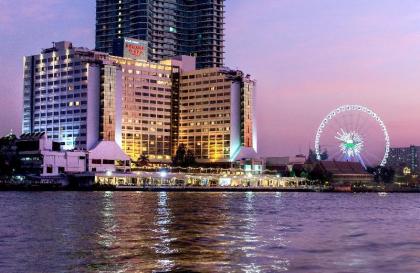 Ramada Plaza Menam Riverside - image 1