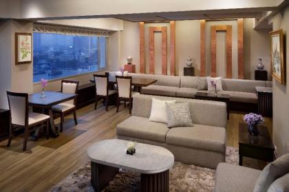 Ramada Plaza Menam Riverside - image 10