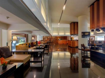 Ramada Plaza Menam Riverside - image 8