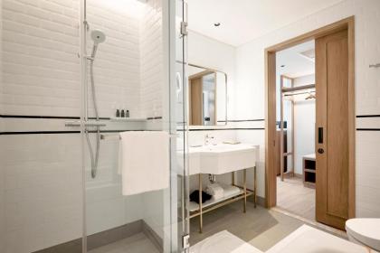 Montien Hotel Bangkok - image 9