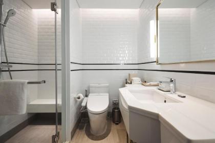 Montien Hotel Bangkok - image 14