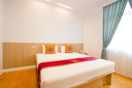 Chinatown Hotel - image 2