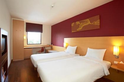 Ibis Bangkok Riverside - image 9