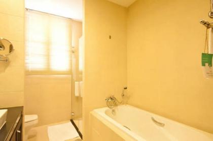Grand Asoke Suites Boutique Residence - image 4