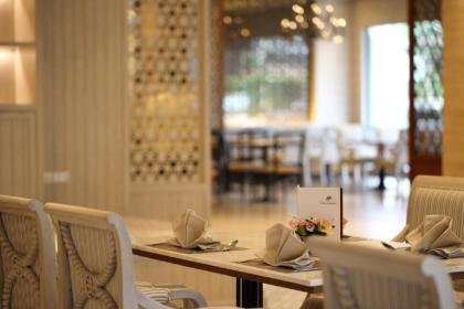Sd Avenue Hotel - image 11