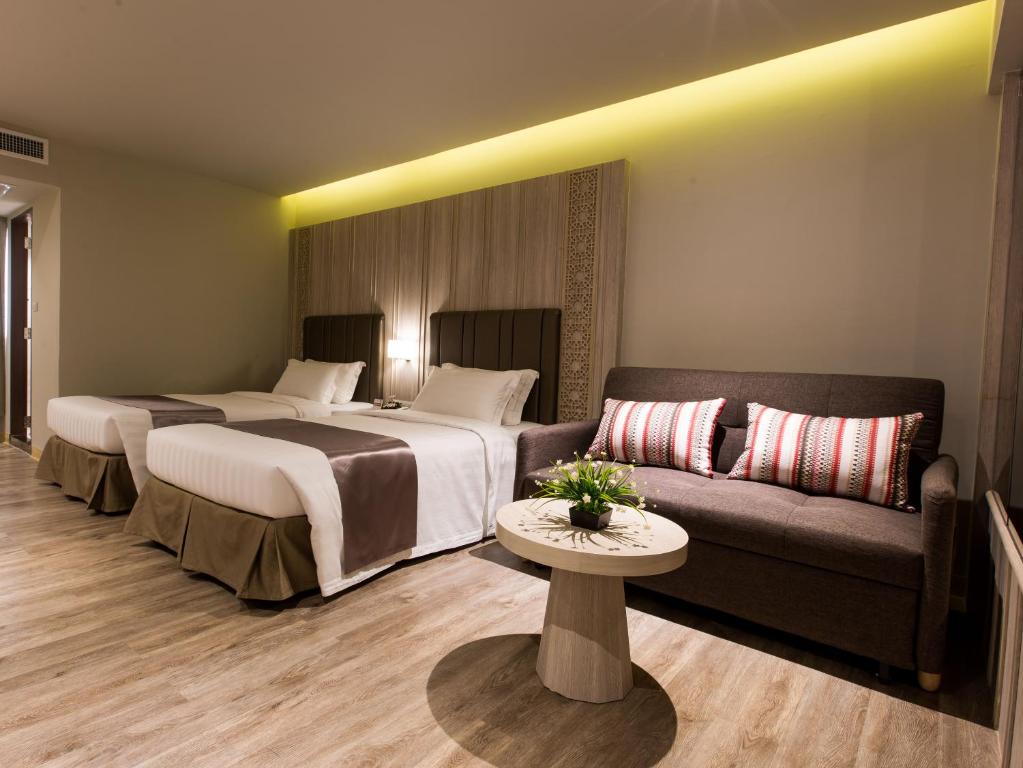 Sd Avenue Hotel - image 2