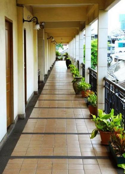 Silom Village Inn - image 10