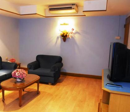 Silom Village Inn - image 11