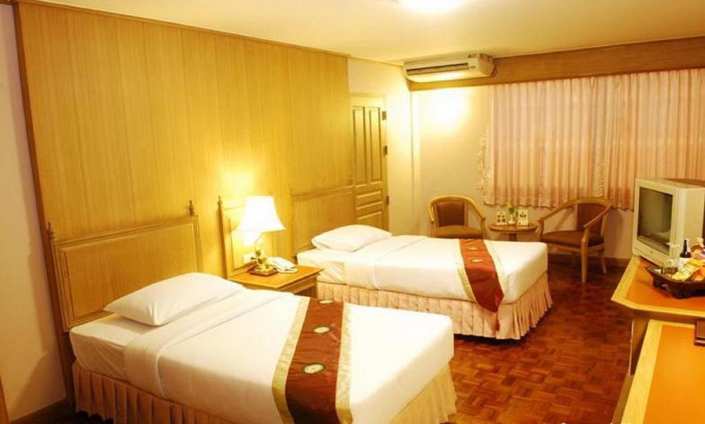 Silom Village Inn - image 4