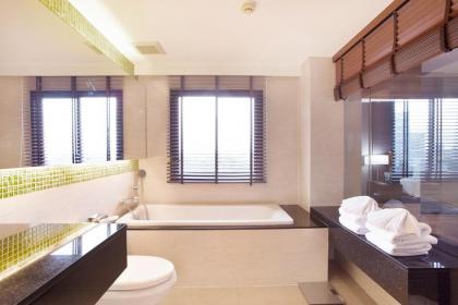 Mida Hotel Ngamwongwan - image 12