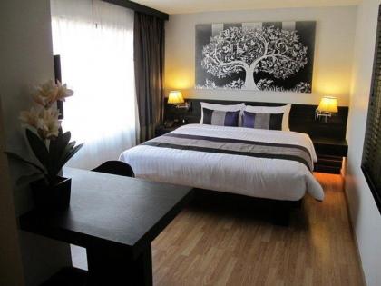 Nouvo City Hotel - image 19
