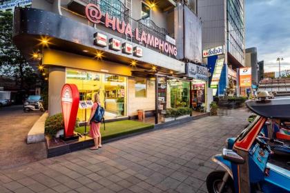 At Hua Lamphong Hotel - image 1