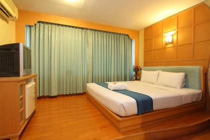 Silom Avenue Inn Hotel - image 16