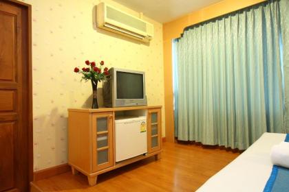 Silom Avenue Inn Hotel - image 18