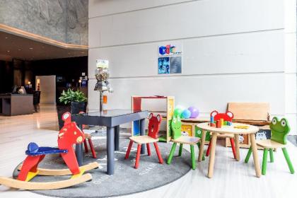 Novotel Bangkok Fenix Ploenchit Hotel - image 9