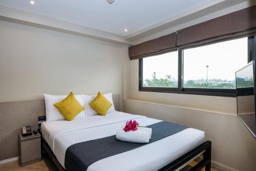 Lucky House Khaosan - main image