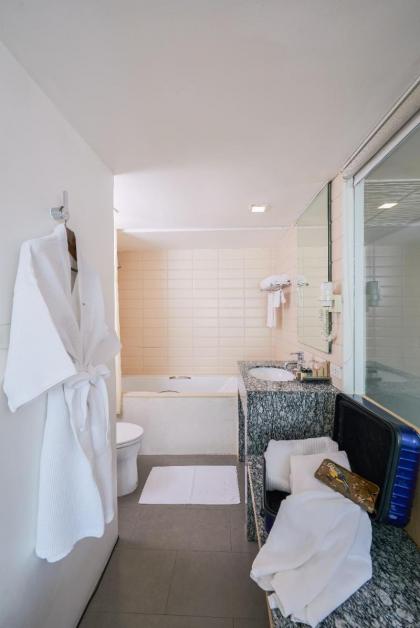 Narai Hotel - image 19