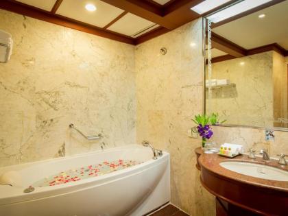 Ramada by Wyndham Bangkok Chaophya Park - image 16