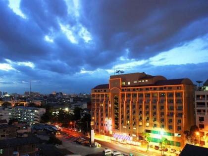 Hip Hotel Bangkok - image 11