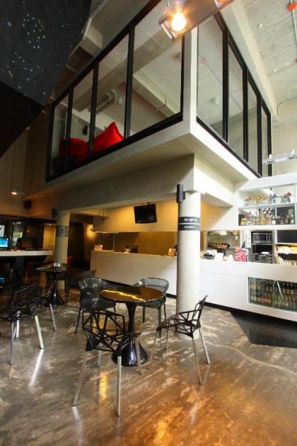 Lub d Bangkok Siam Hostel - image 17