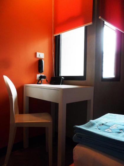 Lub d Bangkok Siam Hostel - image 9
