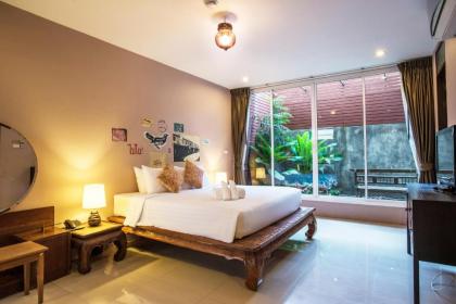 Feung Nakorn Balcony Rooms and Cafe - image 17