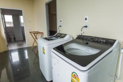 Feung Nakorn Balcony Rooms and Cafe - image 20