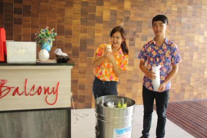 Feung Nakorn Balcony Rooms and Cafe - image 3