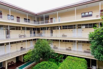 Feung Nakorn Balcony Rooms and Cafe - image 5