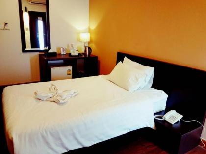 Khaosan Park Hotel - image 2